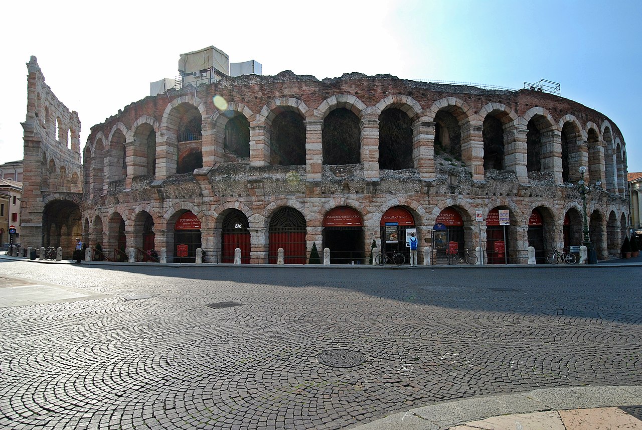 1280px-Arena_di_Verona_2.jpg