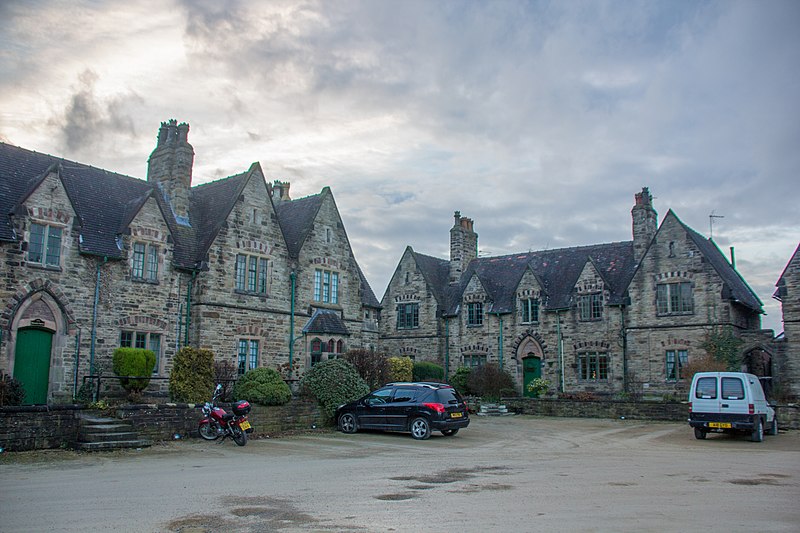 File:Armoury Towers, Macclesfield 2017 10.jpg