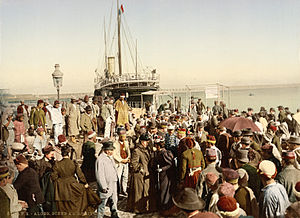 Arrival of a steamer, Algiers, Algeria, ca. 1899.jpg