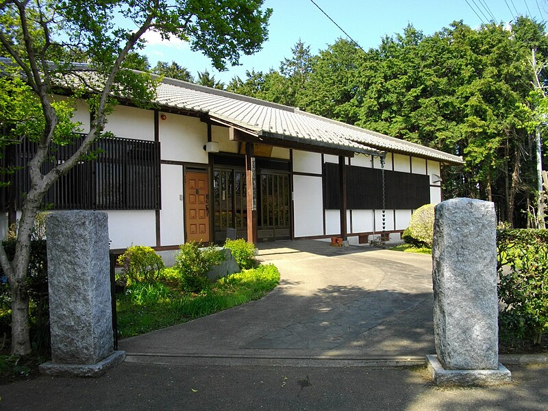 File:Atarashiki-mura Art Museum.JPG