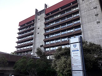 Building 301 of the Science Centre of the University of Auckland, which houses the School of Chemical Sciences, School of Environment, Department of Electrical & Computer Engineering, as well as student facilities including the Science Student Centre, Science Resource Centre and Muslim Prayer Room B301 Science Centre The University of Auckland.jpg