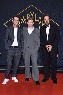 Tom Tykwer, Hendrik Handloegten and Achim von Borries at the premiere of "Babylon Berlin" at the Theater am Schiffbauerdamm, 28 September 2017 Babylon Berlin Premiere.jpg