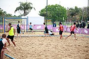 Deutsch: Beachhandball bei den Olympischen Jugendspielen 2018; Tag 6, 12. Oktober 2018; Jungen, Platzierungssspiel Ränge 9-10 – Chinese Taipei (Taiwan)-Uruguay 2:1 English: Beach handball at the 2018 Summer Youth Olympics at 12 October 2018 – Boy's Placement Match 9-10 – Chinese Taipei (Taiwan)-Uruguay 2:1