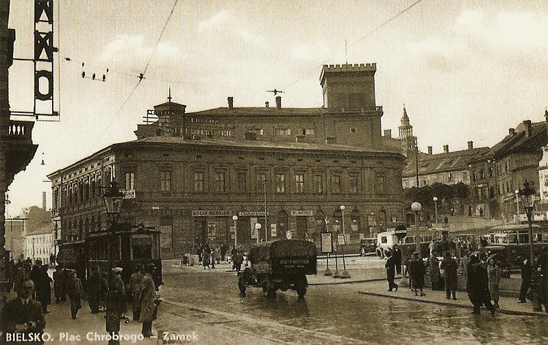 File:Bielsko-Biała, Bazary Zamkowe w latach 30.jpg