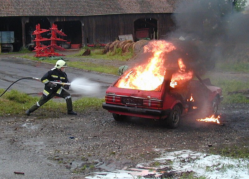 File:Brandbekämpfung IFEX.jpg