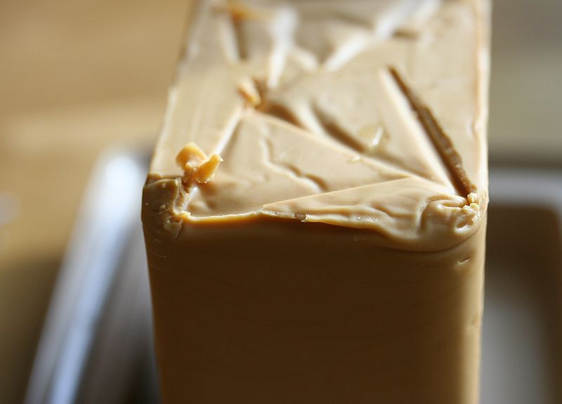 File:Brunost - Brown cheese.jpg