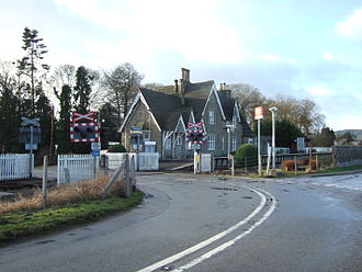 The small rural station at Bucknell, which has a level crossing at one end. Bucknell railway station.JPG