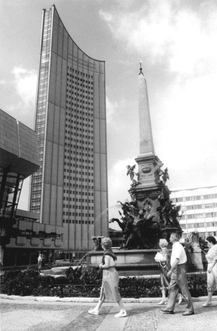 Uni-Riese (University Giant) in 1982. Built in 1972, it was once part of the Karl-Marx-University and is Leipzig's tallest building.