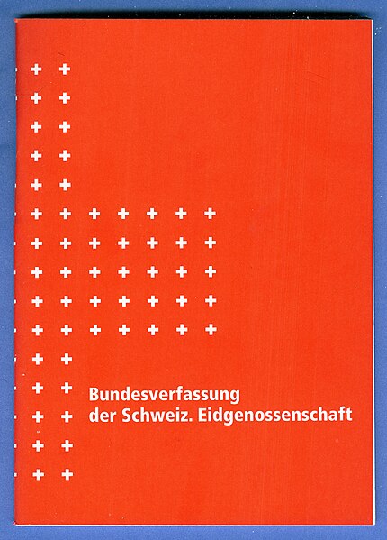 File:Bundesverfassung Schweiz, auf blauen Untergrund.jpg