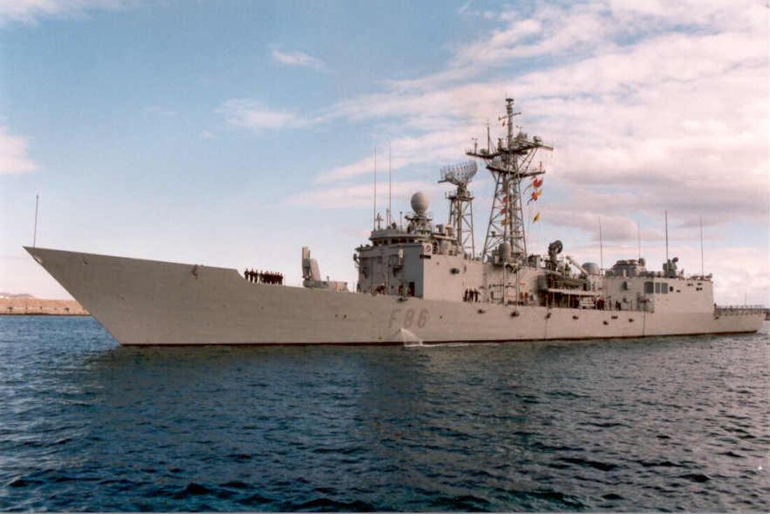 Canarias (F86)