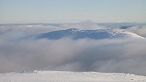 Il Càrn Dearg, vista dal vicino nord-occidentale Beinn a 'Chlachair