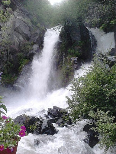 File:Cascade de La Fusine à Orelle en 2017-2018.jpg