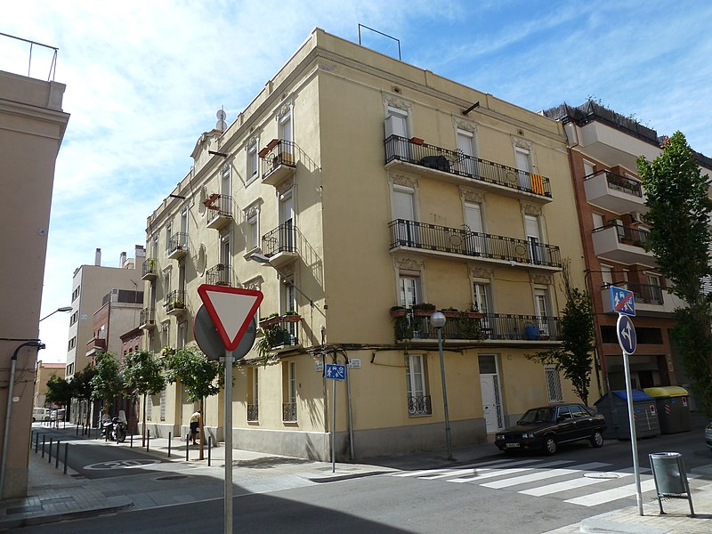 File:Centre Sant Josep, l'Hospitalet-1.JPG