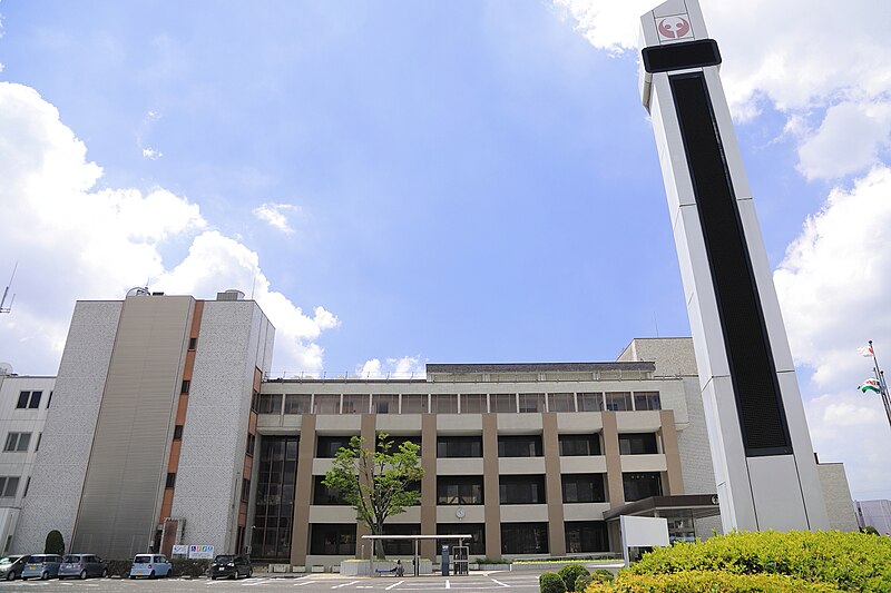 File:City Hall 01, Shinden-cho Toyoake 2018.jpg