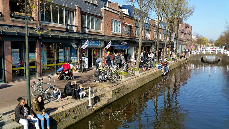 File:City centre of Delft 34.jpg