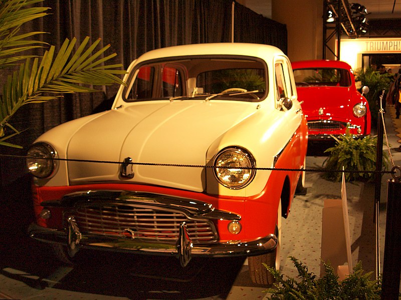 File:Classic Triumphs -- CIAS 2012 (6911995721).jpg