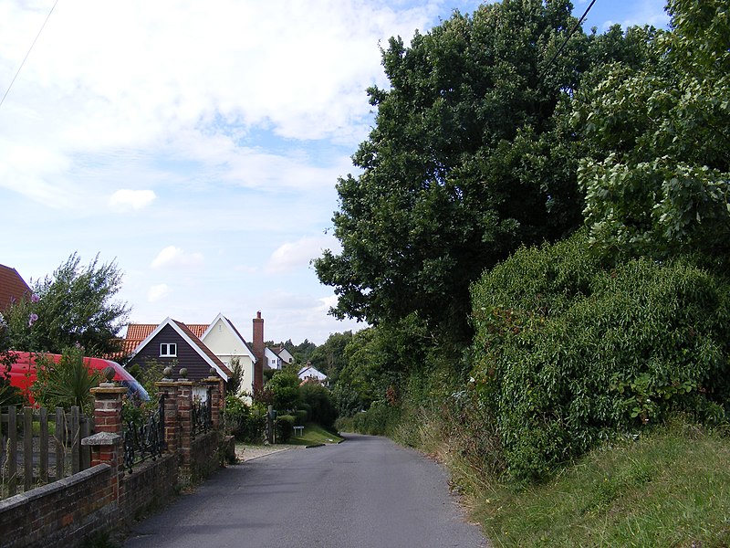 File:Coles Hill, Wenhaston - geograph.org.uk - 3088498.jpg