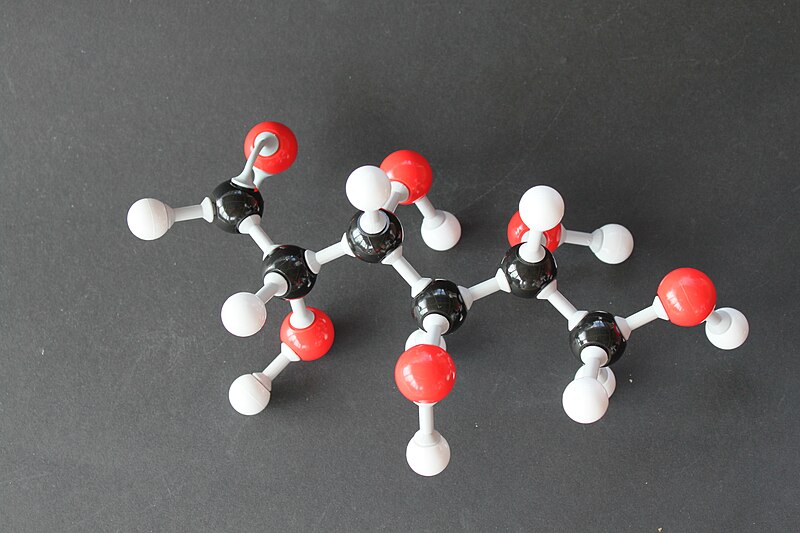 File:D-Altrose Molekülbaukasten 8994.JPG