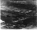 Photo aérienne du complexe détruit prise le 30 avril 1975