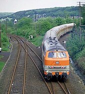 Die City-Bahn in Pop-Lackierung fuhr in den 1980er Jahren von Meinerzhagen nach Köln