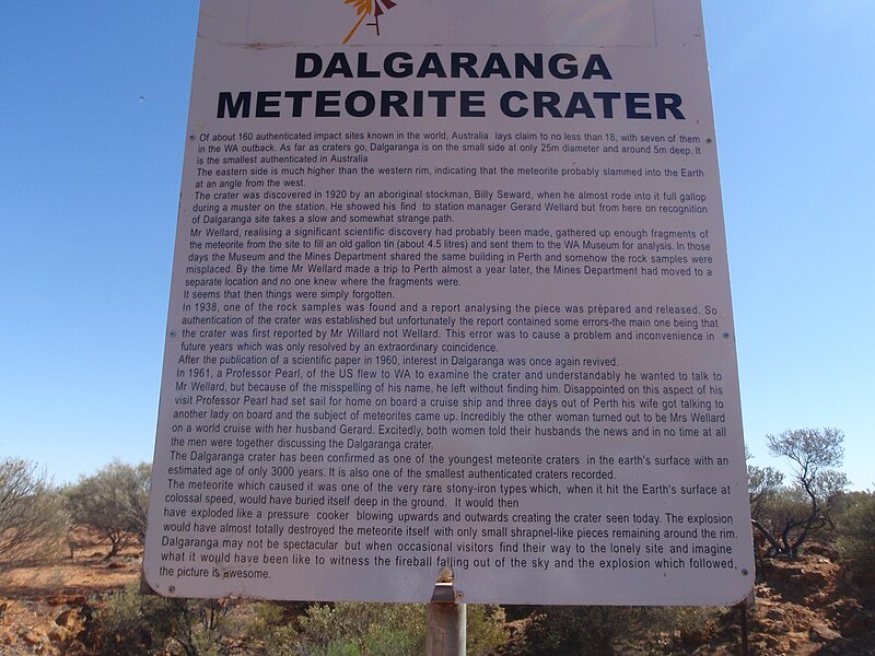 File:Dalgaranga meteor impact cracter - panoramio.jpg