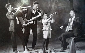 DeGrazia (far left) with brothers and a friend c. 1925