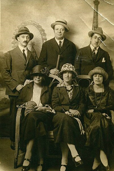 (From left to right, top to bottom) Leon Caillou, Rivera, David Alfaro Siqueiros, Magda Caillou, Angelina Beloff, Graciela Amador in Paris, 1920