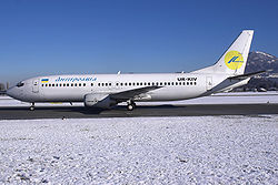 UR-KIV Boeing 737—400 (старая ливрея)