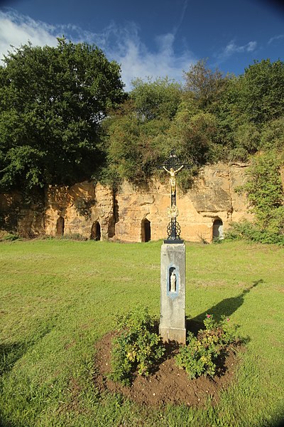 File:Doggerfelsen Niederhofen 05.jpg