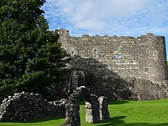 Le château de Dunstaffnage, construit par Donnchadh mac Dubhghaill ou MacDougall, petit-fils de Somerled.