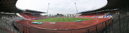 Het Eintrachtstadion vóór de renovatie