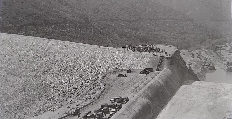 File:El Capitan Opening Cerimony 1935 by HVNewcomb looking west over spillway.jpg