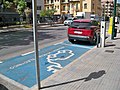 Estación de recarga de vehículos eléctricos en la avenida Pintor Joaquín Sorolla, 2022-06-17.