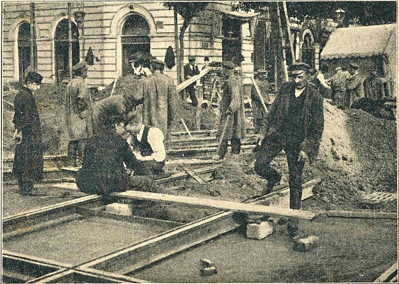 File:Electric tramway establishment, Warsaw Marszałkowska Street and Jerusalem Avenue crossing, 1907.jpg