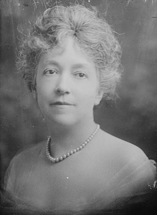 <span class="mw-page-title-main">Elsie de Wolfe</span> American interior decorator, author, and actress