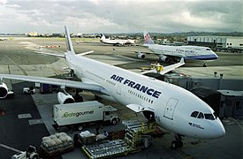 Un A340-300 d'Air France à San Francisco, en 2001.