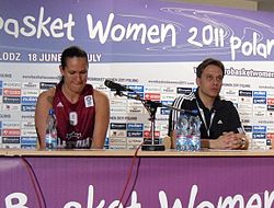 FIBA EuroBasket Women 2011 Latviya Jorj Dikeoulakos Liene Jansone (batafsil) .jpg