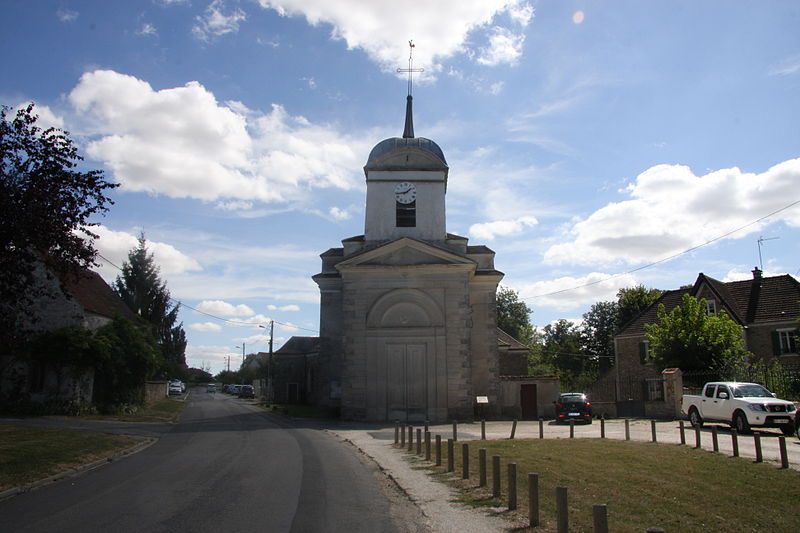 File:FR77 Mauperthuis Église Saint-Pierre 01.JPG