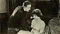 Escena de False Fronts (1922), con Edward Earle y Madelyn Clare