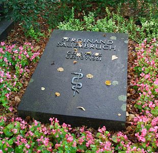 Grabstein auf dem Friedhof Wannsee II