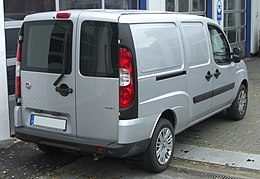 Fiat Doblo Cargo XXL Facelift trasero.JPG