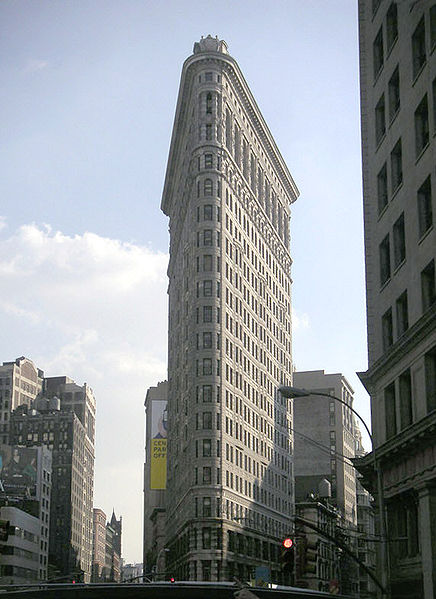 File:Flatiron building by day september 20004.jpg