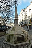 Fuente Pied-Boulet, fachada este - Angers - 20110119.jpg