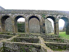 Puente de acceso a la Puerta de Armas.