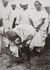 Gandhi at Dandi 5 April 1930.jpg