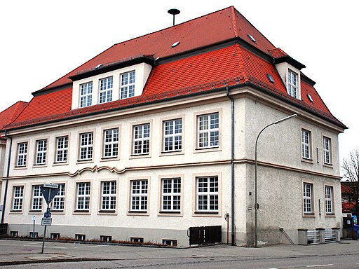 Garching Alz Janischplatz Schule