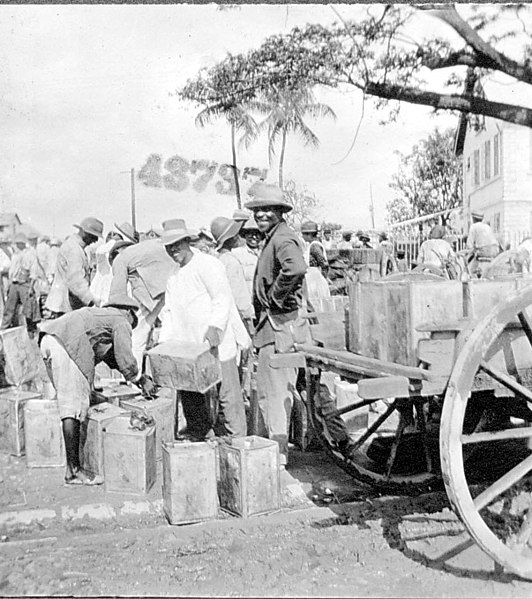 File:Georgetown coconut oil market (4291090814).jpg