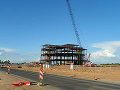 2011-10-02: structural steel and crane