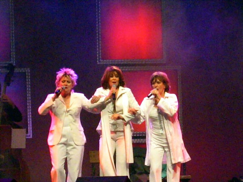 File:Gitte, Wencke, Siw 2005 in Frankfurt.jpg