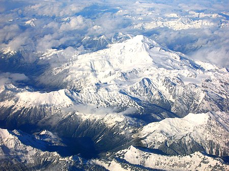 ไฟล์:Glacier Peak (aerial view).jpg